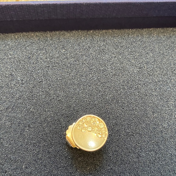 Lia Sophia Earrings - Picture 4 of 4